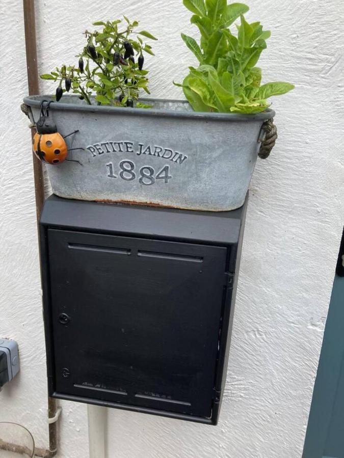Stunning Quirky 2-Bed Cottage In New Brighton Wallasey Exterior foto